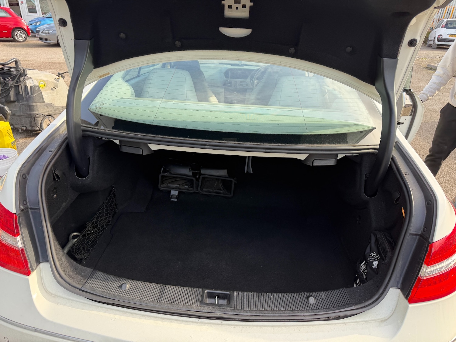 Used Mercedes-Benz E Class 2010 for sale - 77643982: Photo 11