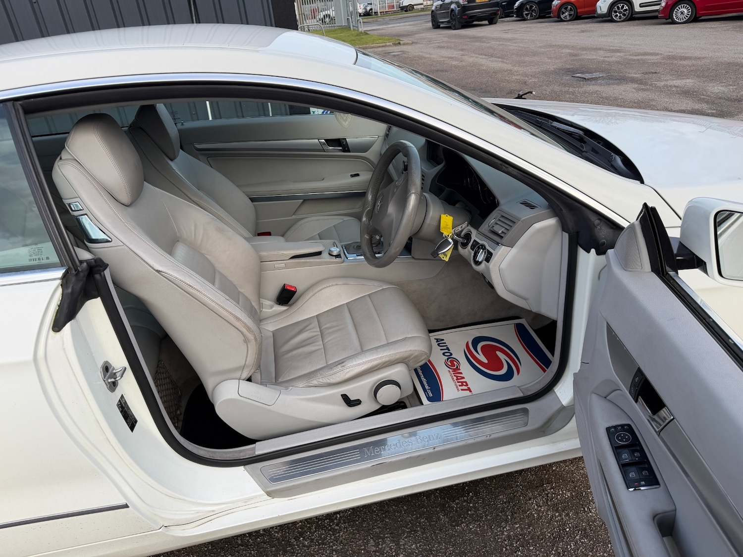 Used Mercedes-Benz E Class 2010 for sale - 77643982: Photo 7