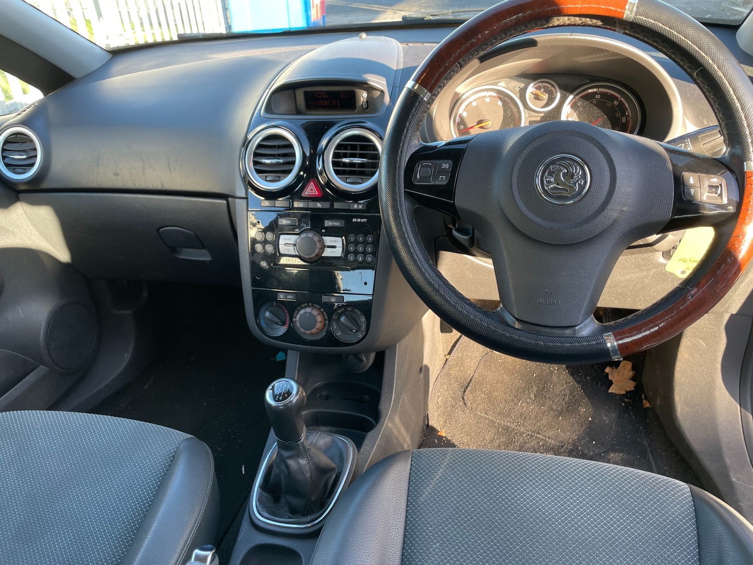 Used Vauxhall Corsa 2010 for sale - 76693689: Photo 7