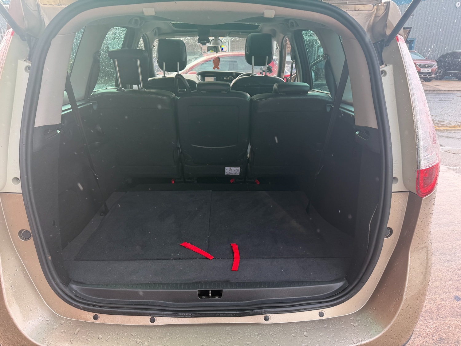 Used Renault Grand Scenic 2013 for sale - 77251135: Photo 13