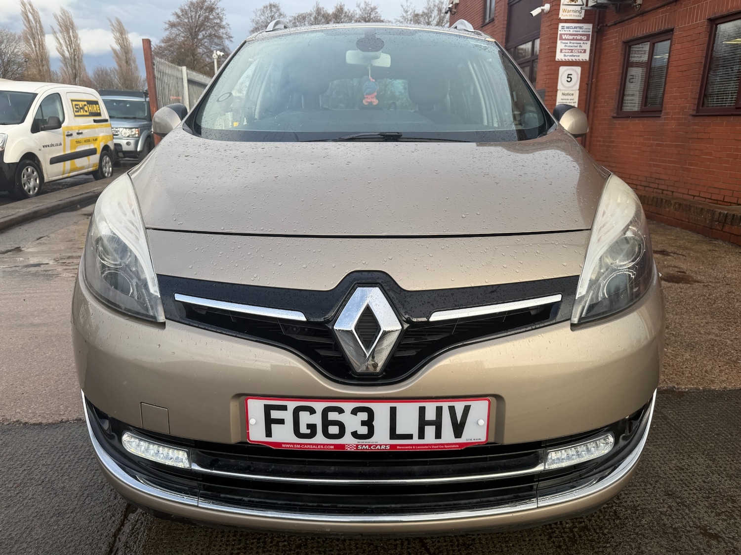 Used Renault Grand Scenic 2013 for sale - 77251135: Photo 2