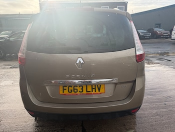 Used Renault Grand Scenic 2013 for sale - 77251135: Photo