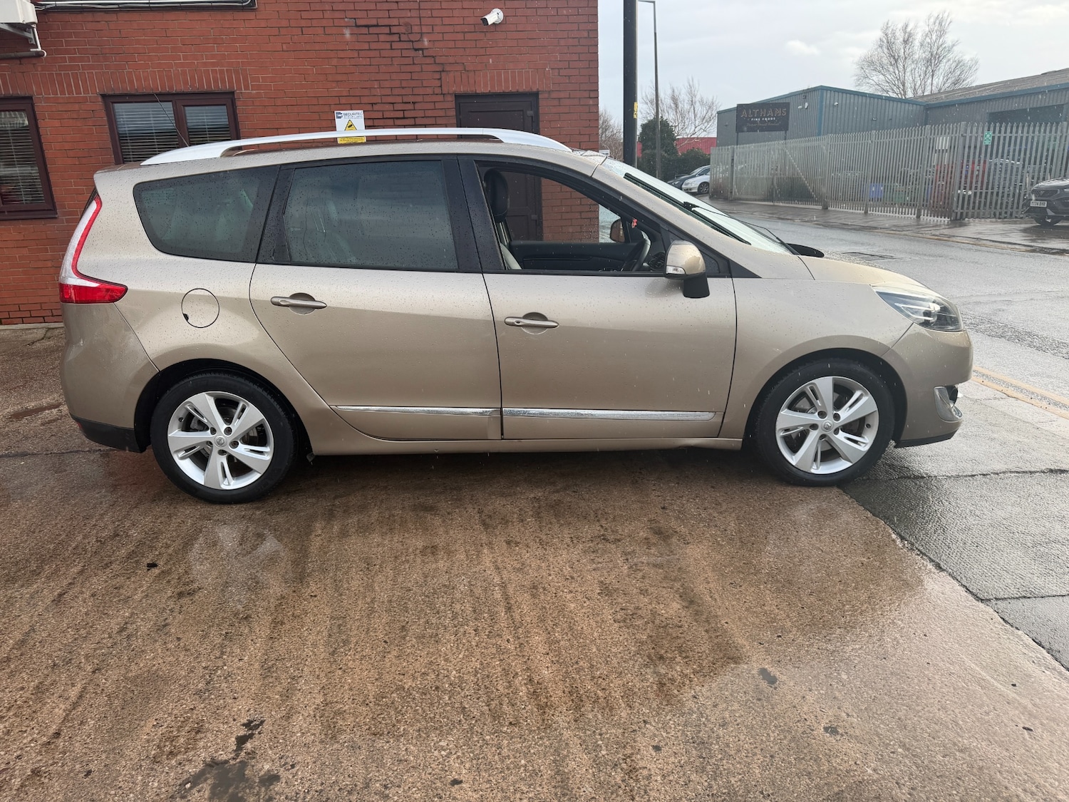 Used Renault Grand Scenic 2013 for sale - 77251135: Photo 6