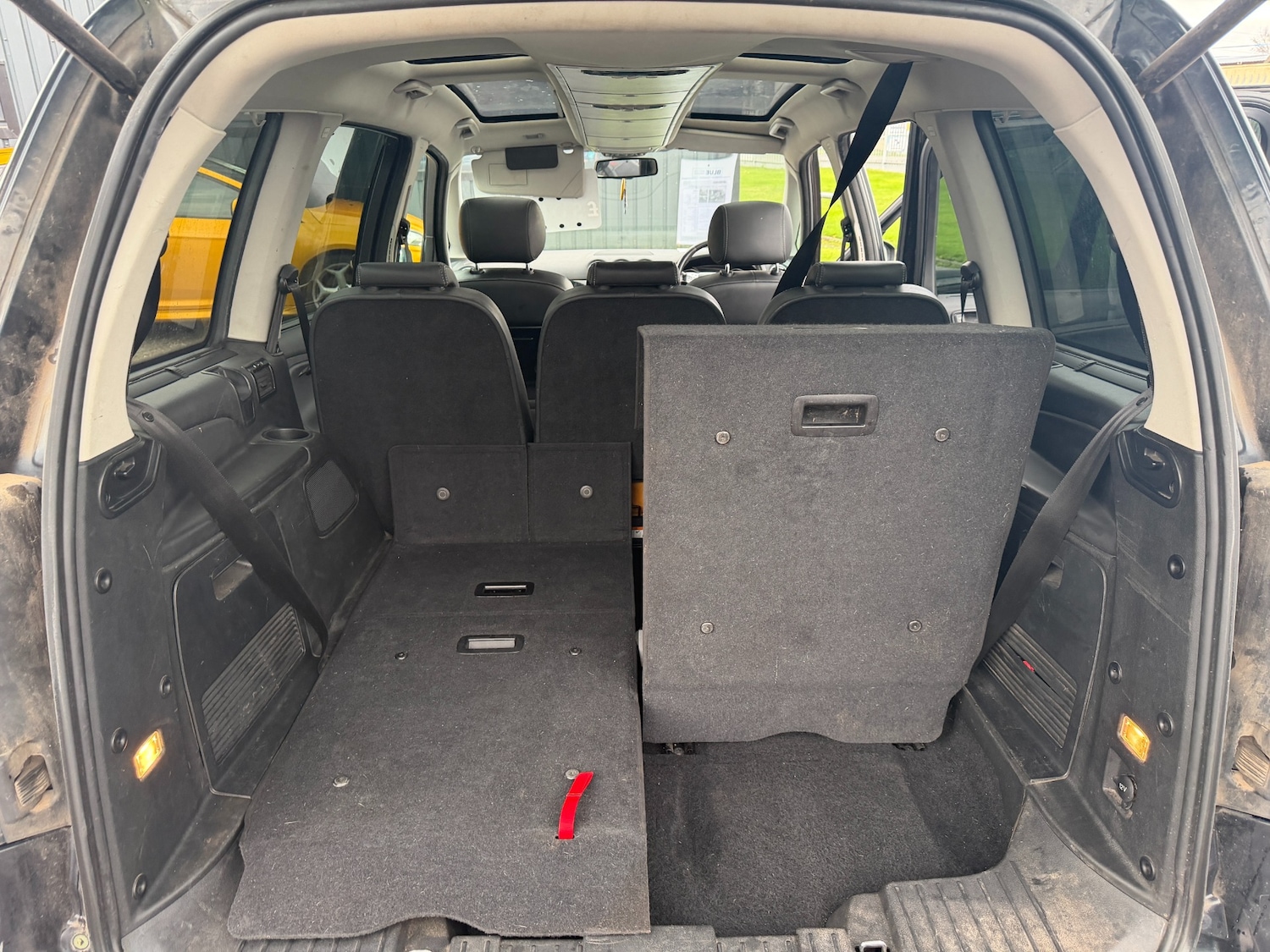 Used Ford Galaxy 2011 for sale - 76467944: Photo 8