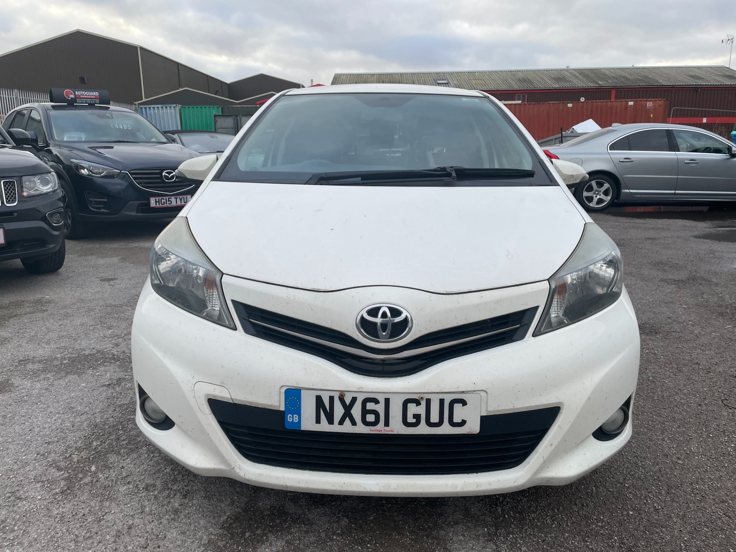 Used Toyota Yaris 2011 for sale - 76906157: Photo 2