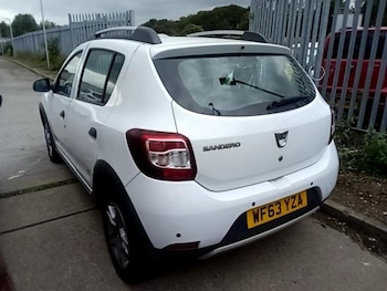 Used Dacia Sandero Stepway 2013 for sale - 76347417: Photo