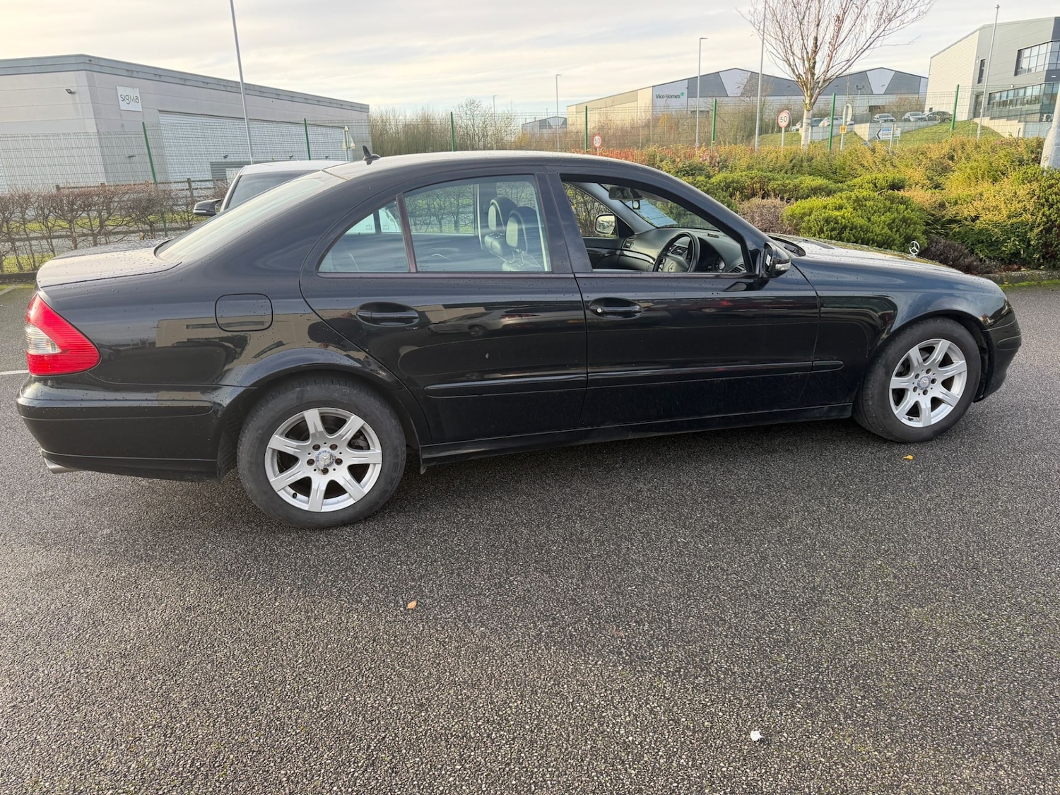 Used Mercedes-Benz E Class 2009 for sale - 76960260: Photo 9