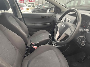 Used Hyundai i20 2010 for sale - 77319120: Photo