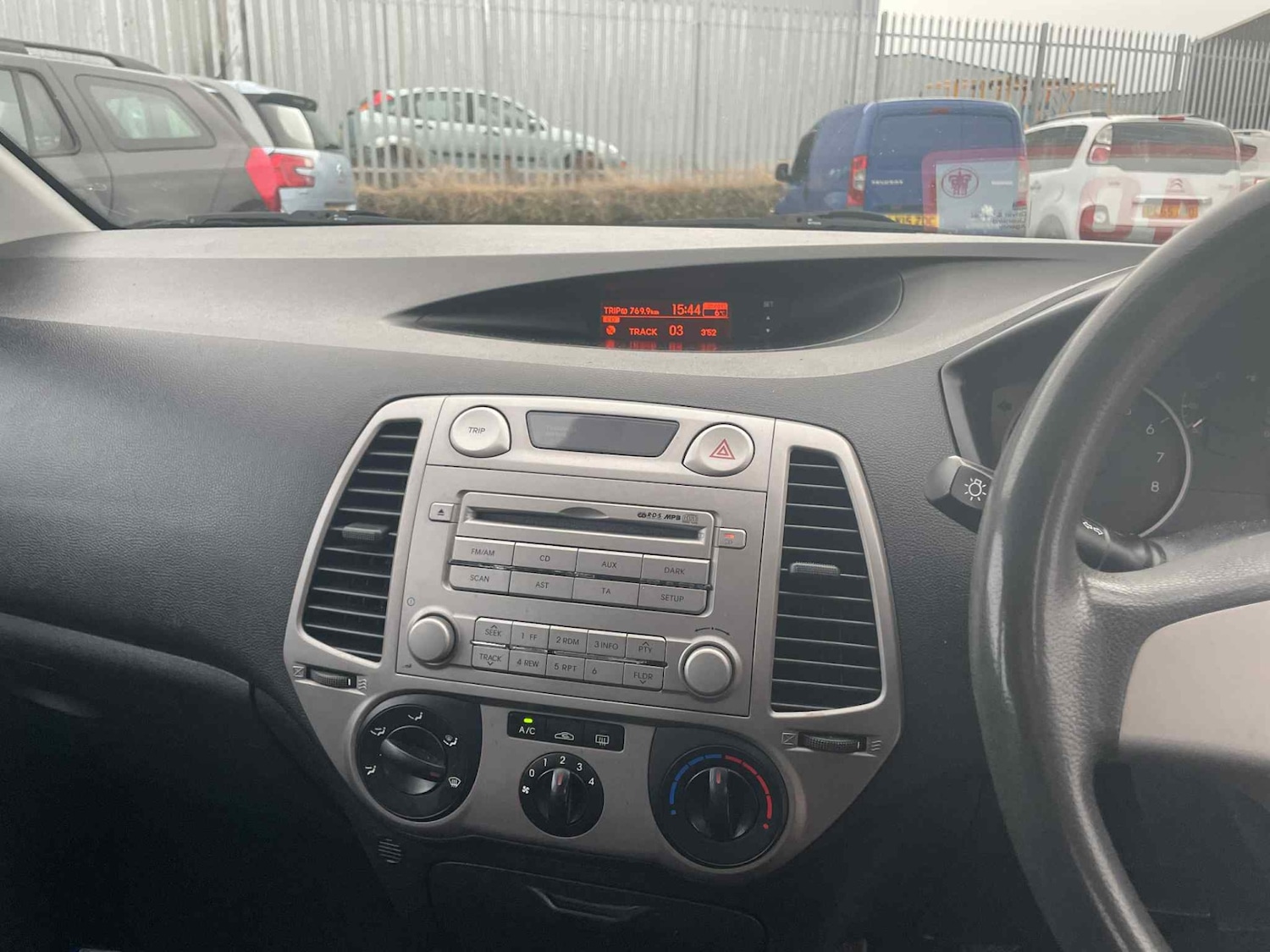 Used Hyundai i20 2010 for sale - 77319120: Photo 6