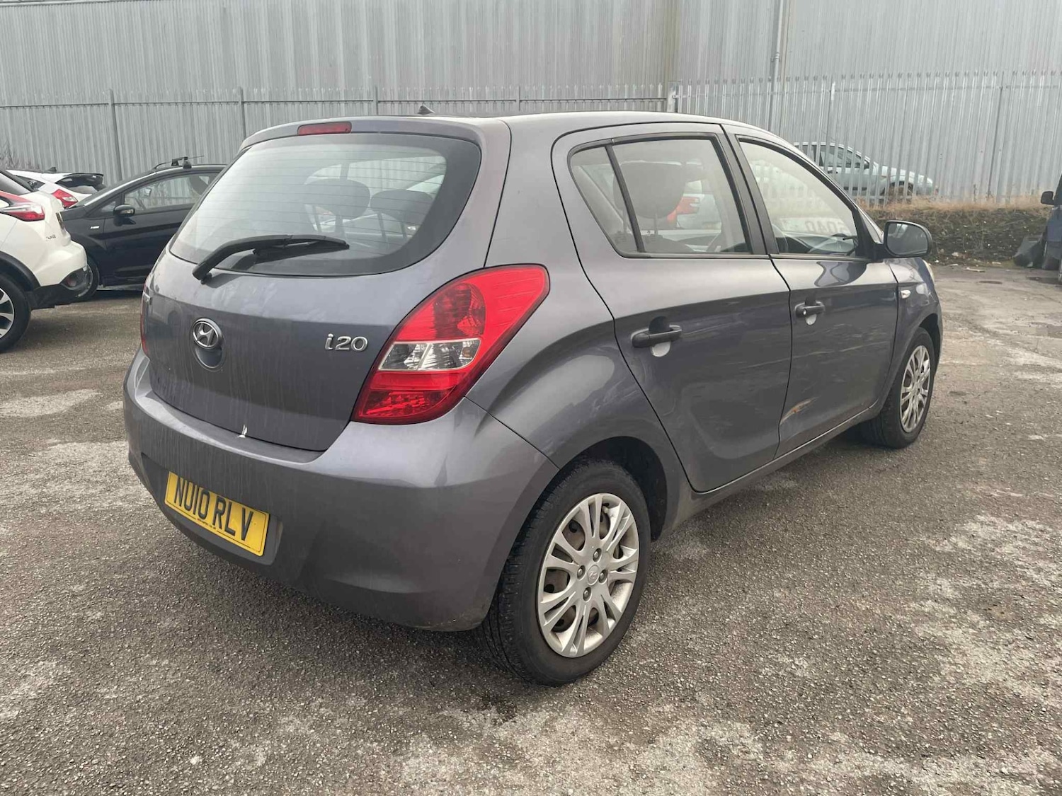 Used Hyundai i20 2010 for sale - 77319120: Photo 9