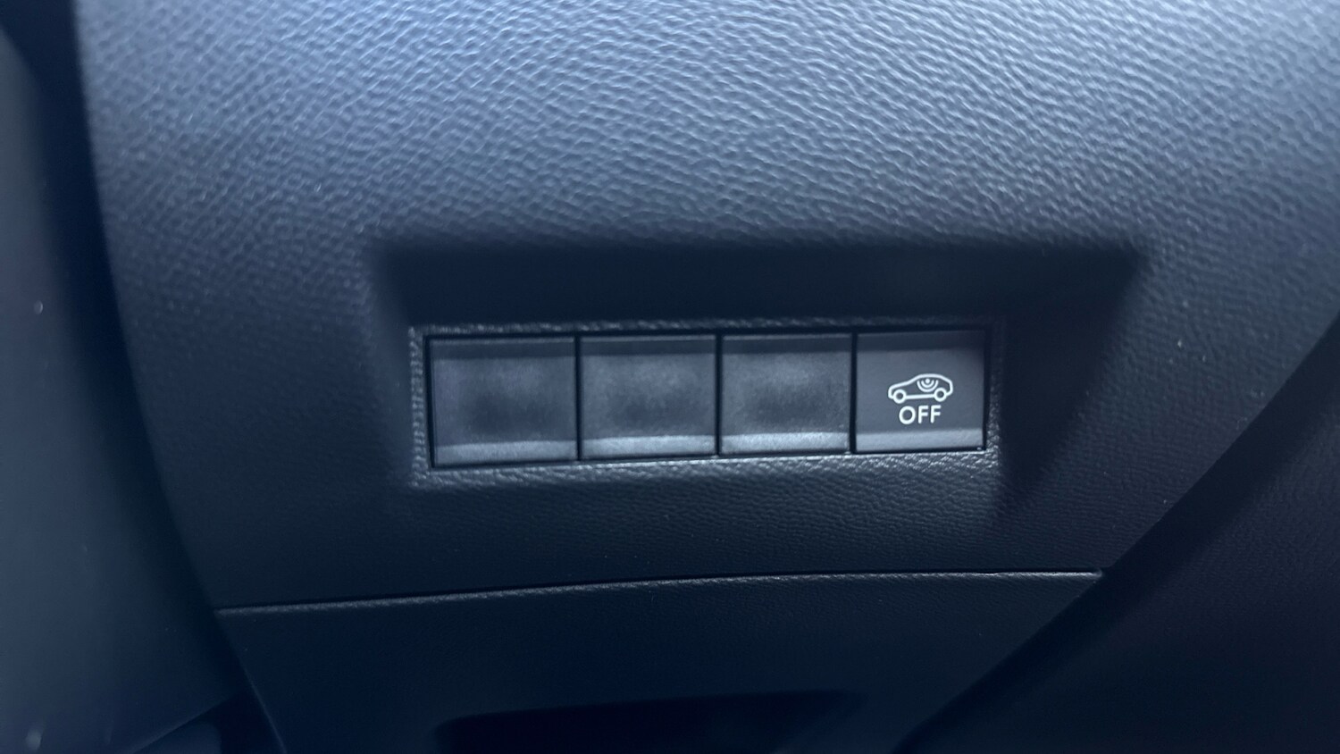 Used Peugeot 2008 2023 for sale - 77971159: Photo 33