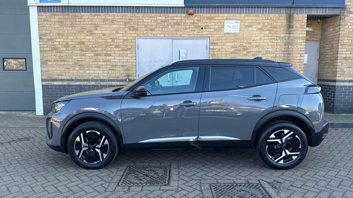 Used Peugeot 2008 2023 for sale - 77971159: Photo 6