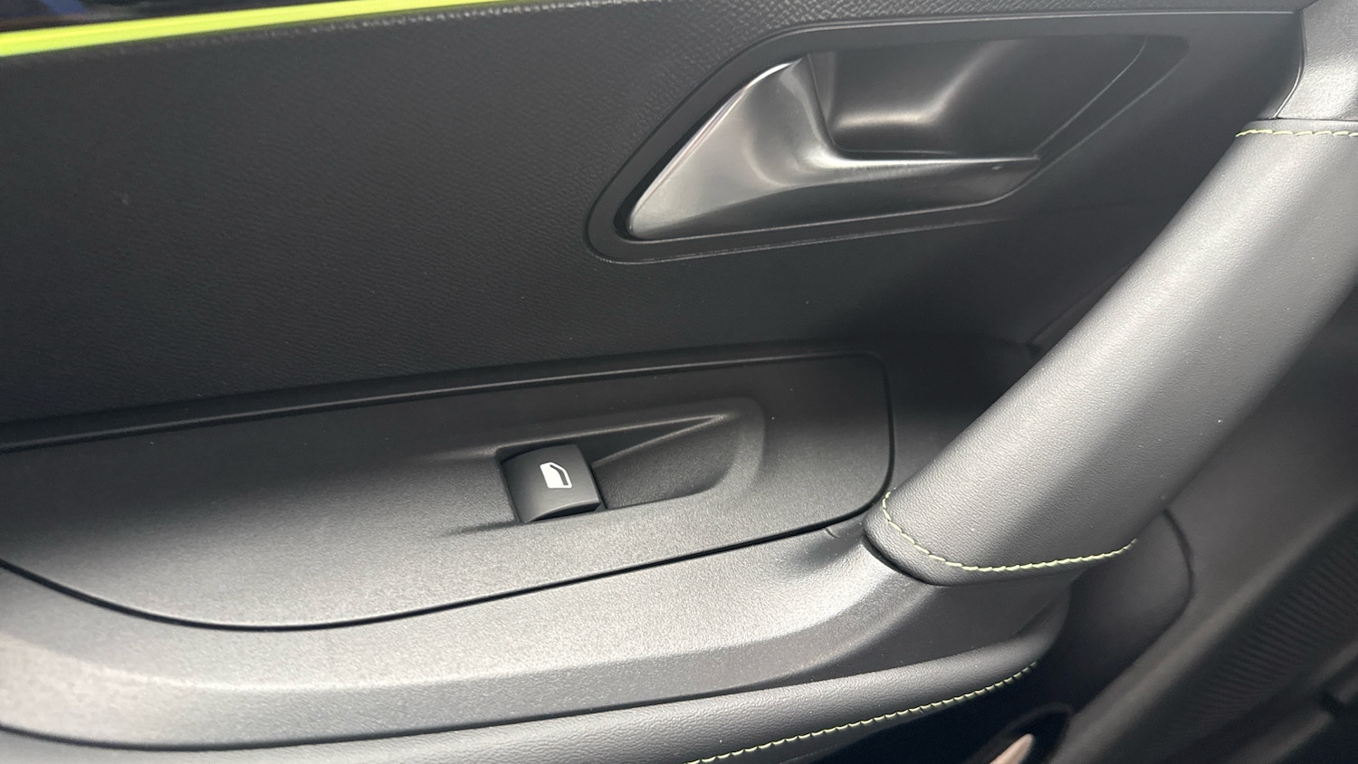 Used Peugeot 2008 2023 for sale - 76175997: Photo 41