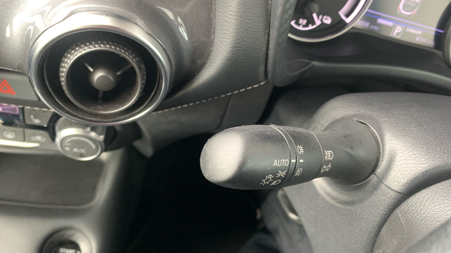 Used Nissan Juke 2023 for sale - 76359102: Photo 27