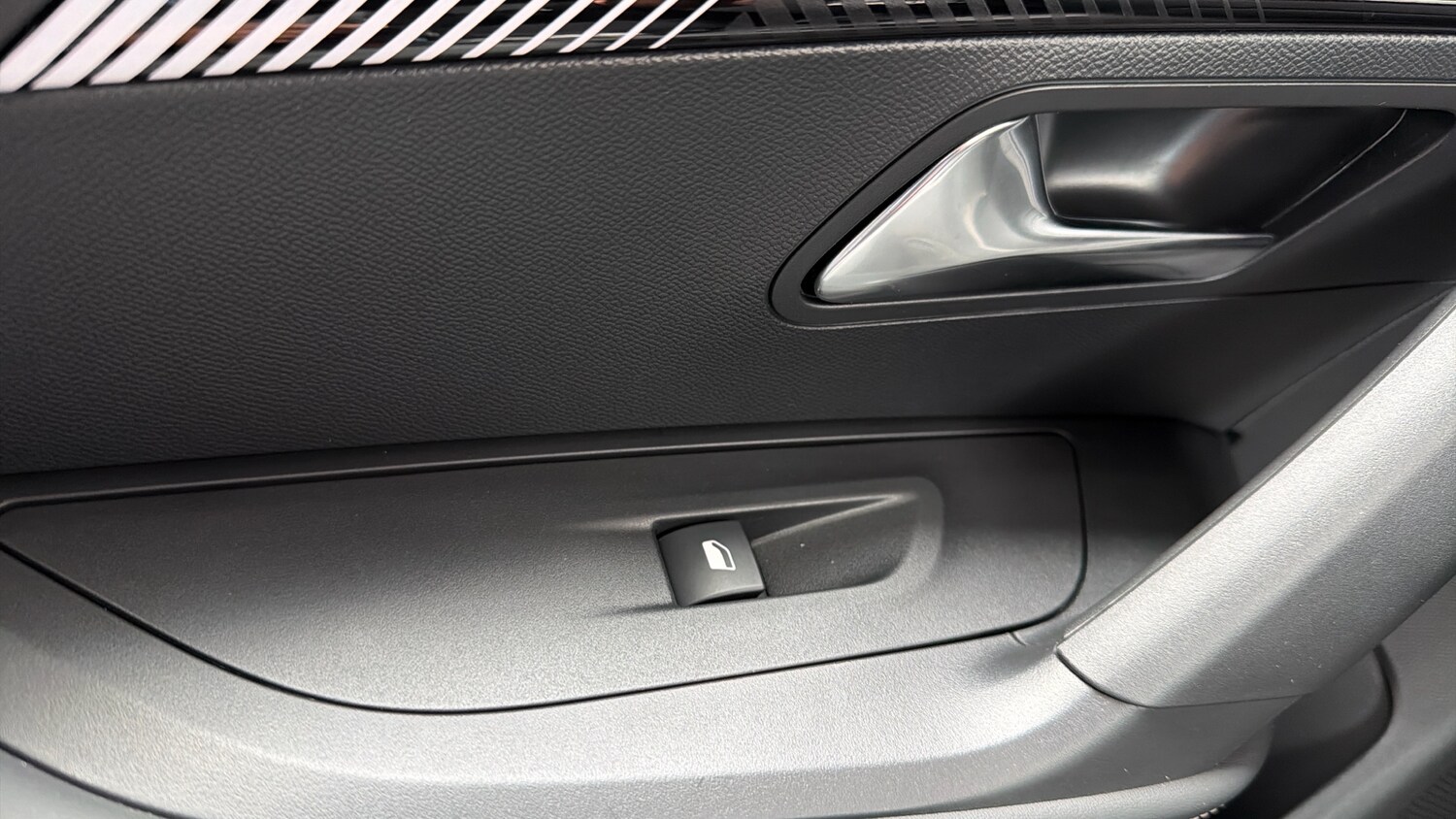 Used Peugeot 2008 2024 for sale - 78205949: Photo 40