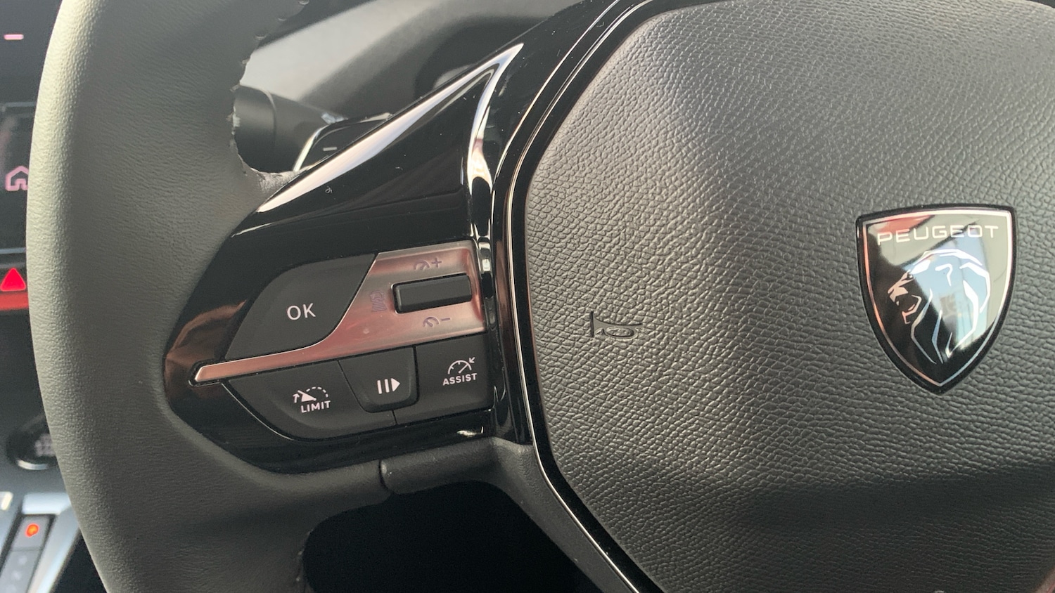 Used Peugeot 408 2023 for sale - 76486448: Photo 23