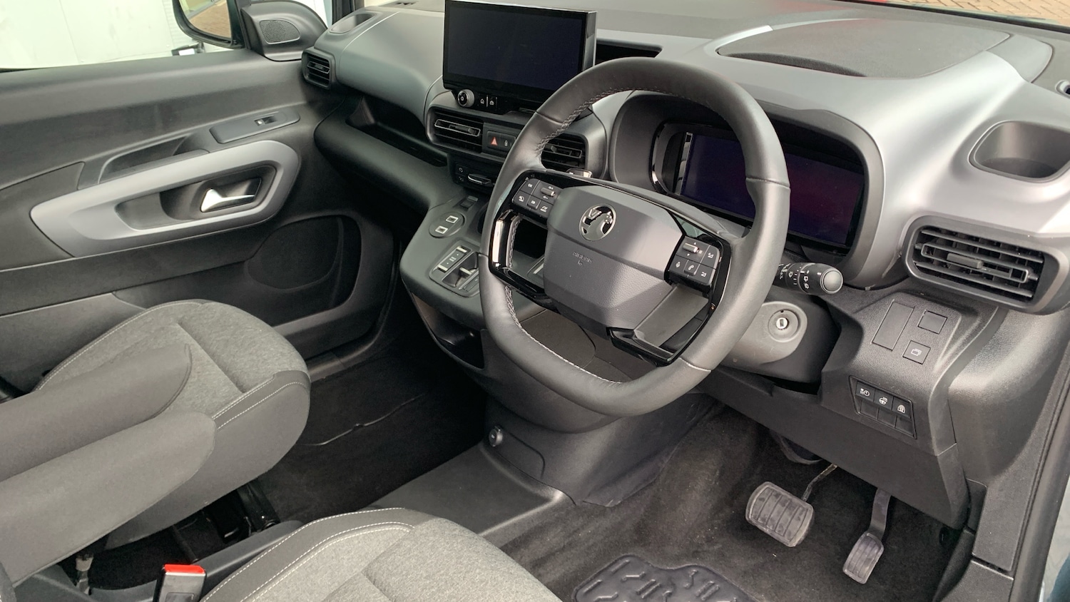 Used Vauxhall Combo Life Electric 2024 for sale - 76574354: Photo 11