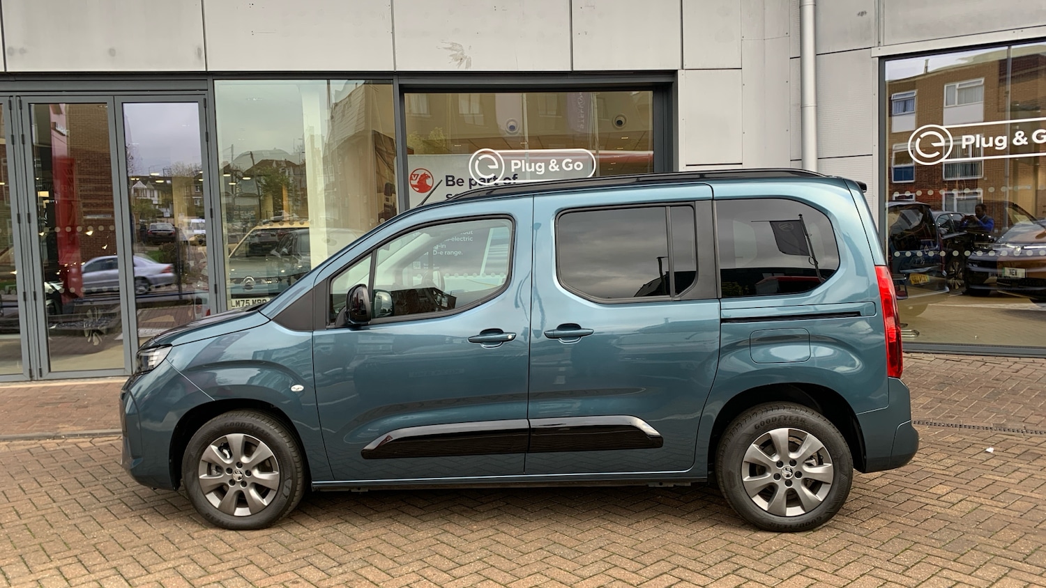 Used Vauxhall Combo Life Electric 2024 for sale - 76574354: Photo 6