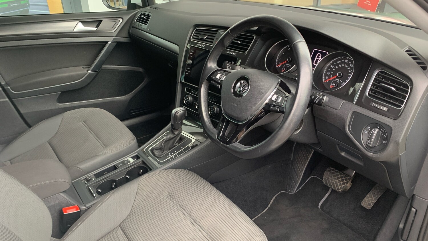 Used Volkswagen Golf 2020 for sale - 76061535: Photo 11