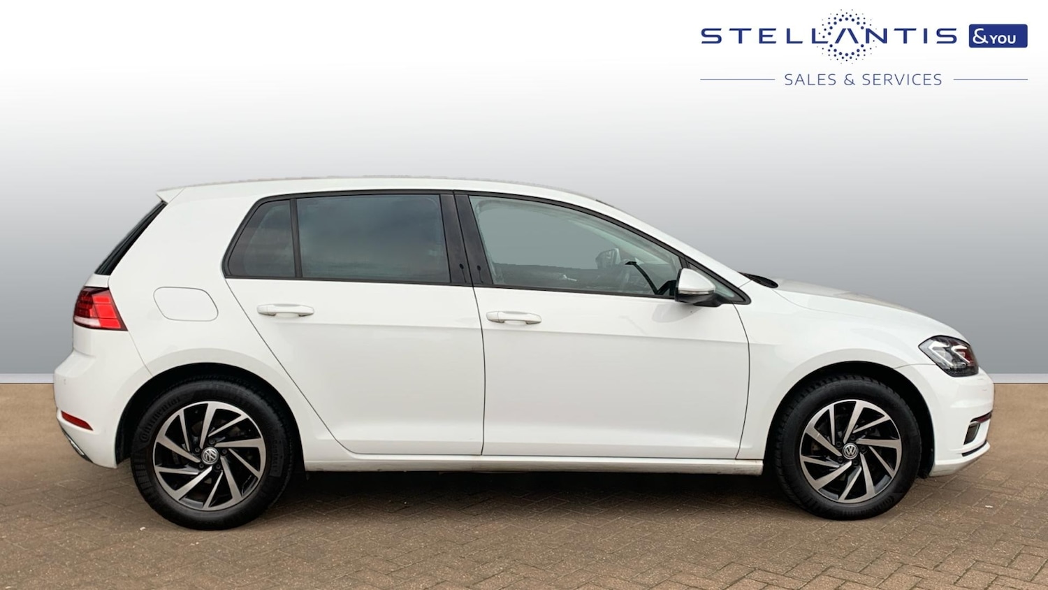 Used Volkswagen Golf 2020 for sale - 76061535: Photo 2