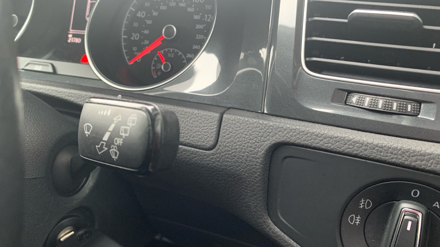 Used Volkswagen Golf 2020 for sale - 76061535: Photo 28