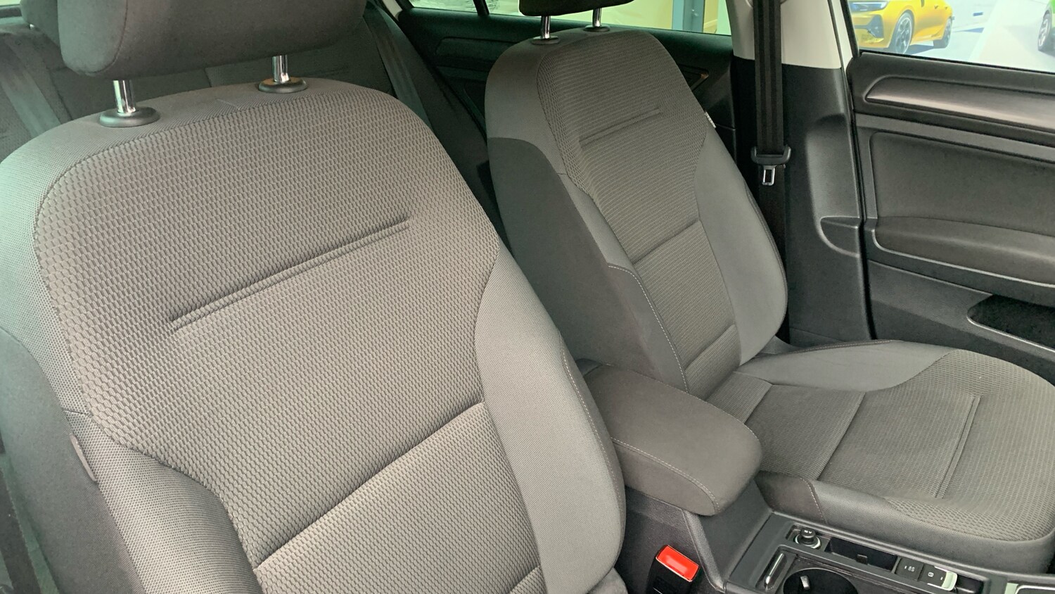 Used Volkswagen Golf 2020 for sale - 76061535: Photo 41