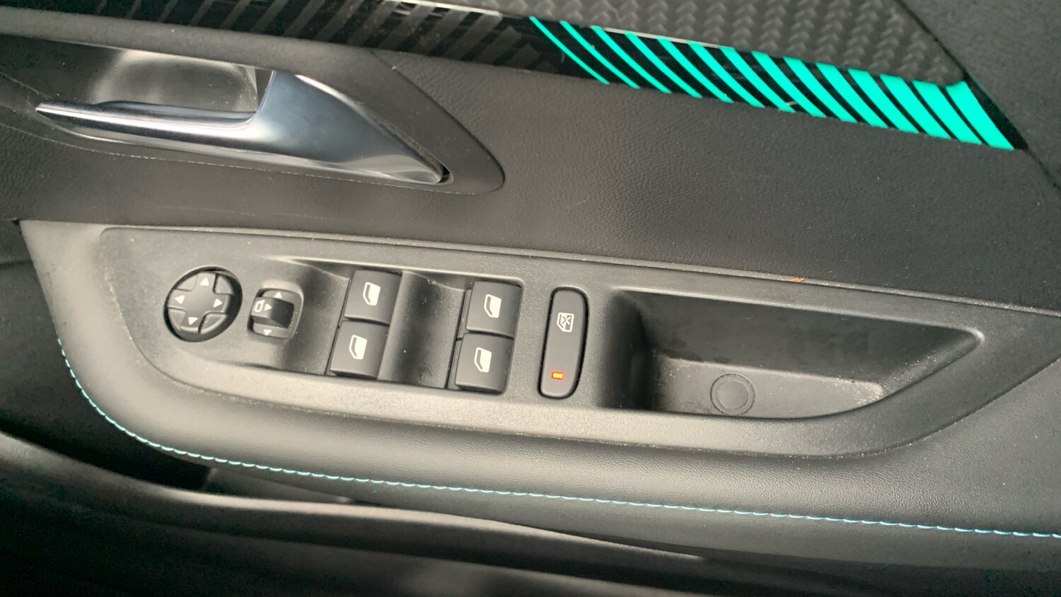 Used Peugeot 208 2022 for sale - 76458440: Photo 22