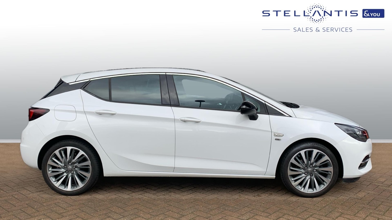 Used Vauxhall Astra 2021 for sale - 76175983: Photo 2