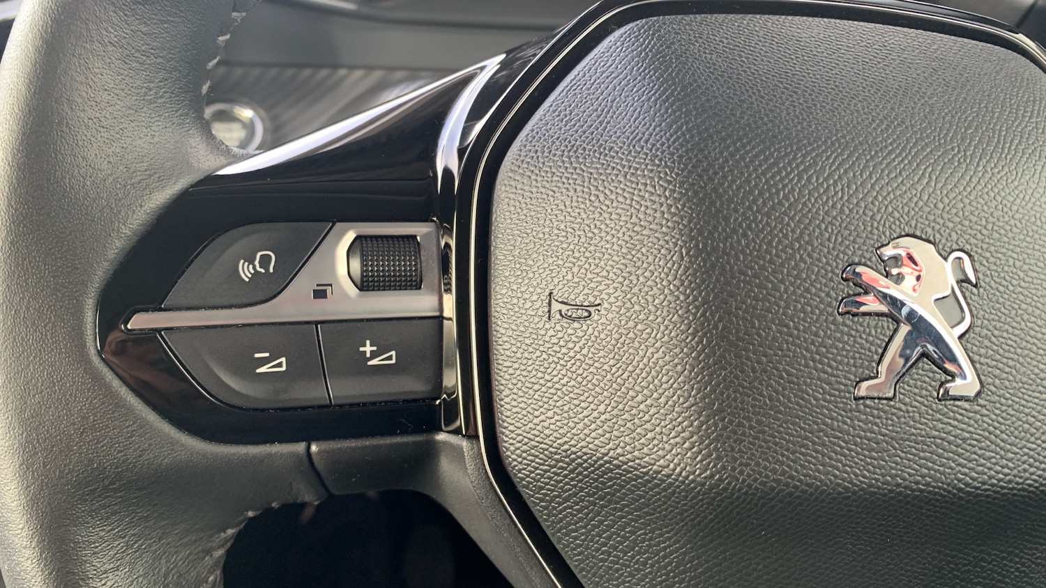 Used Peugeot 208 2022 for sale - 76574390: Photo 24