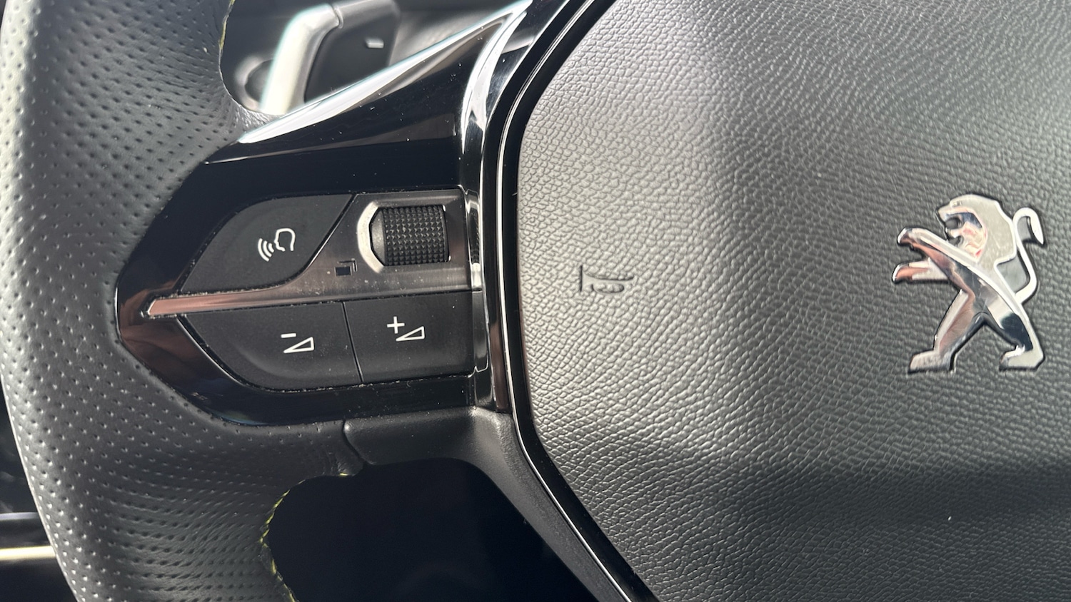 Used Peugeot 2008 2022 for sale - 76095563: Photo 23