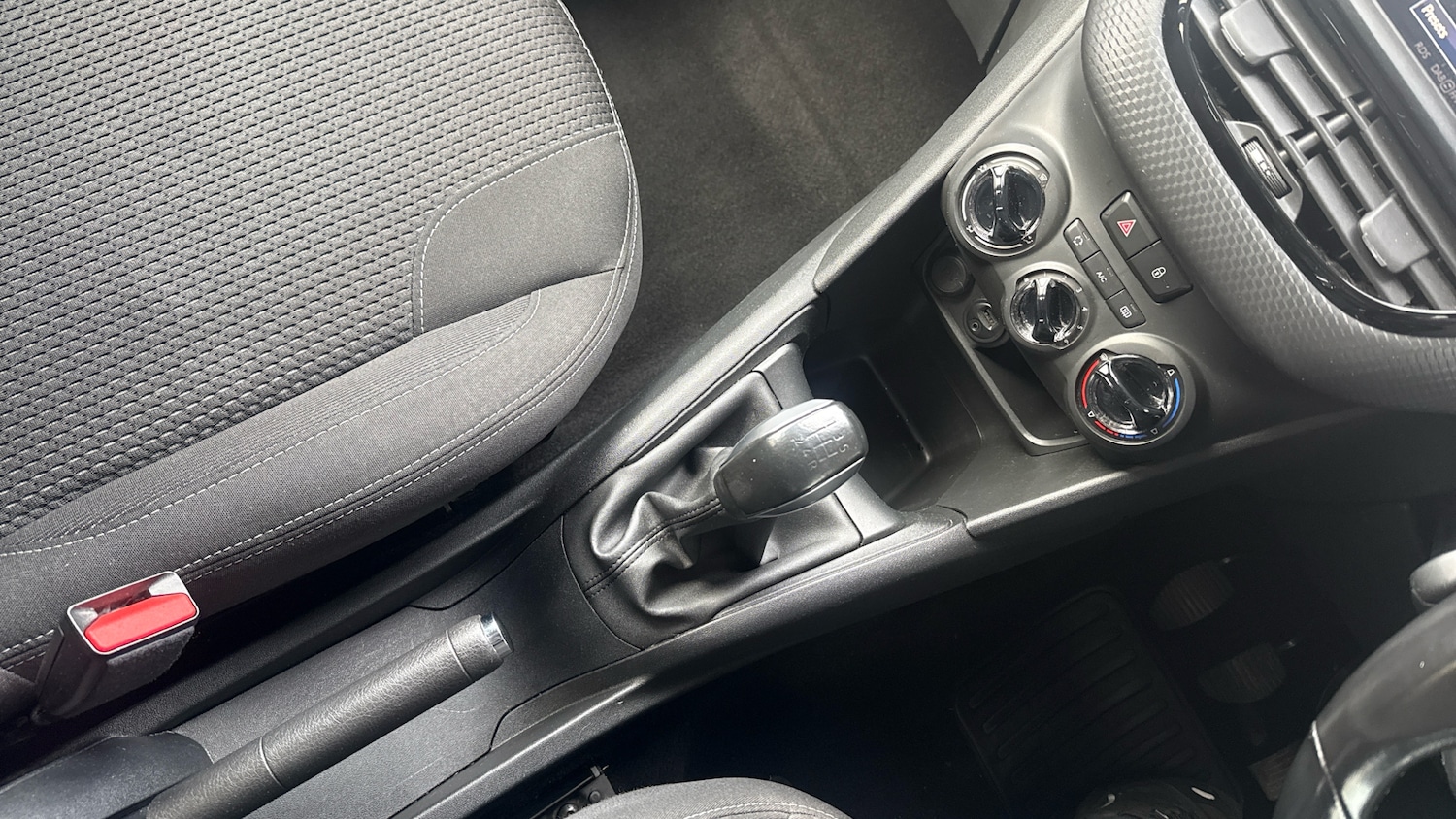 Used Peugeot 208 2016 for sale - 77710717: Photo 20