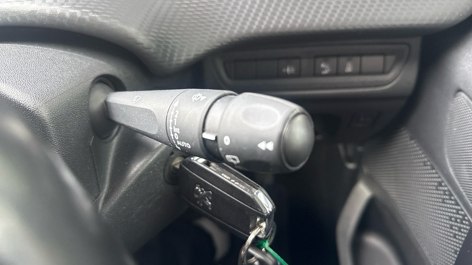 Used Peugeot 208 2016 for sale - 77710717: Photo 28