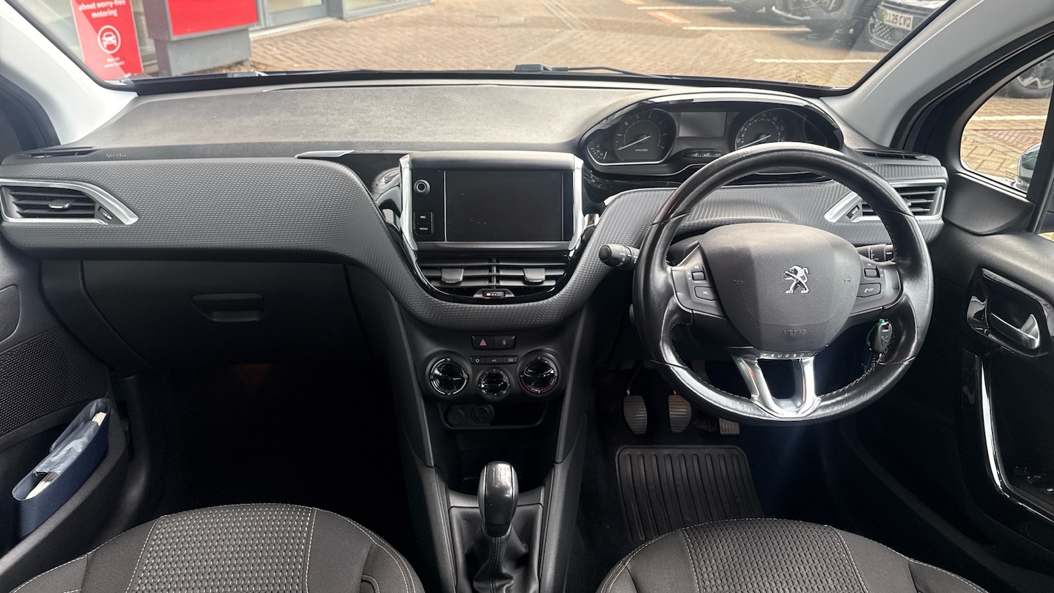 Used Peugeot 208 2016 for sale - 77710717: Photo 4