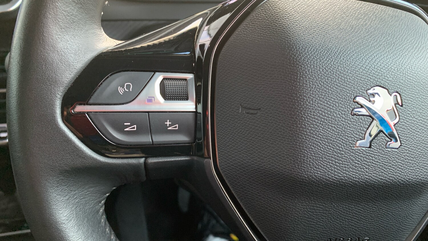 Used Peugeot 2008 2021 for sale - 77018057: Photo 23