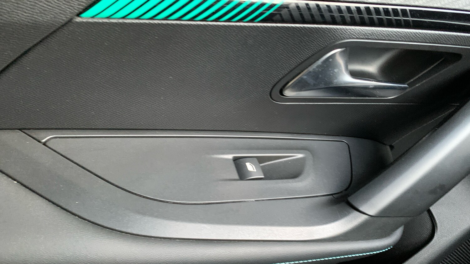 Used Peugeot 2008 2021 for sale - 77018057: Photo 40