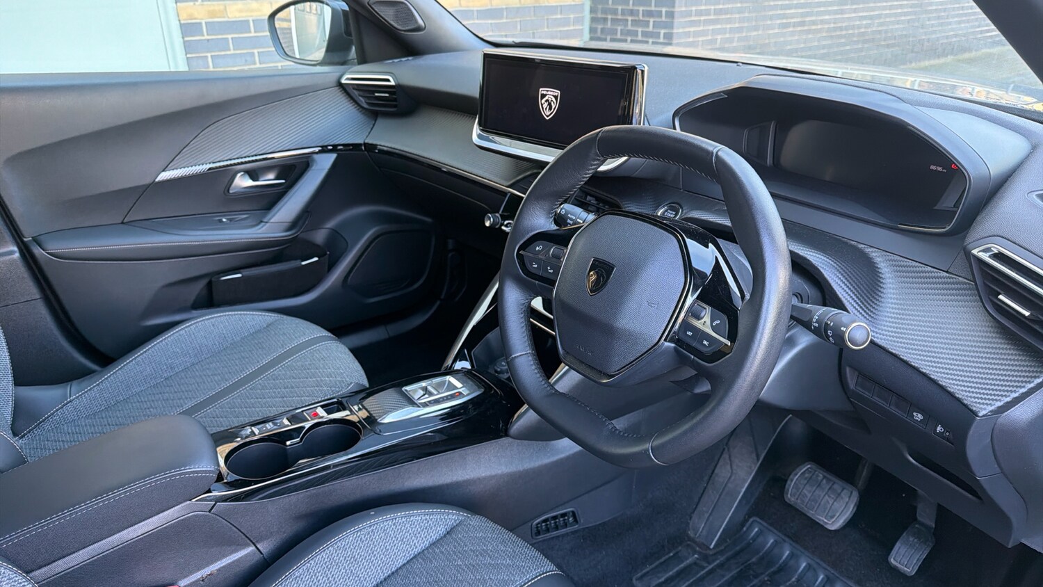 Used Peugeot 2008 2024 for sale - 78205951: Photo 11