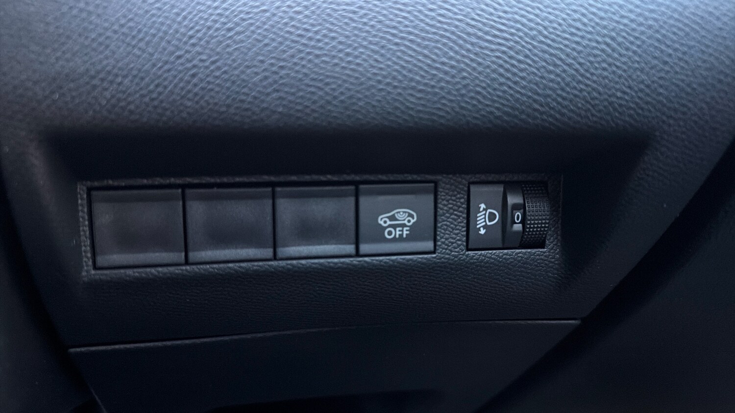 Used Peugeot 2008 2024 for sale - 78205951: Photo 33