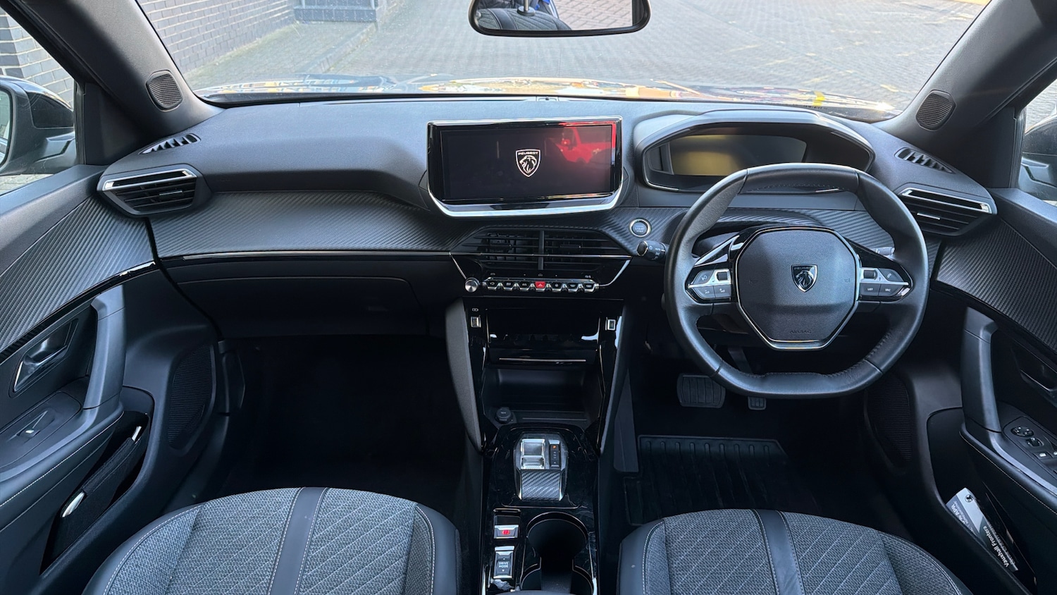 Used Peugeot 2008 2024 for sale - 78205951: Photo 4