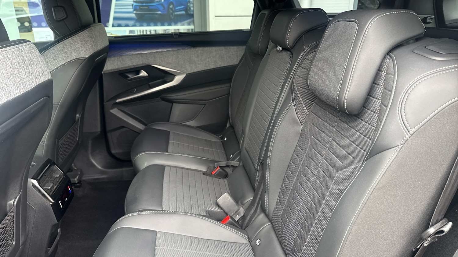 Used Peugeot 5008 2025 for sale - 77884343: Photo 32