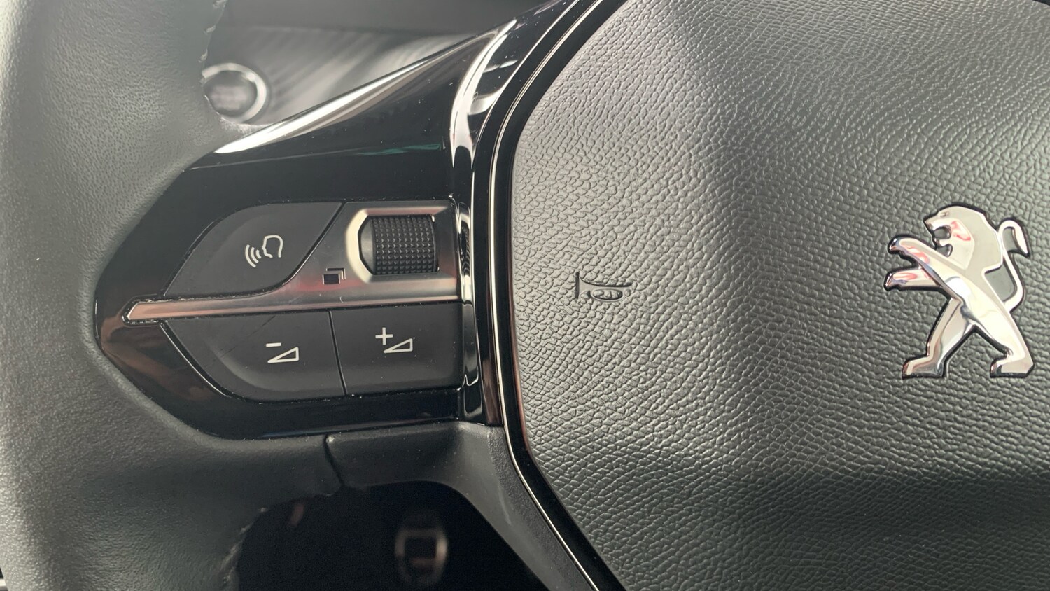 Used Peugeot 2008 2022 for sale - 76285210: Photo 23