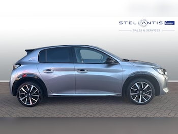 Used Peugeot 208 2023 for sale - 76175979: Photo 2