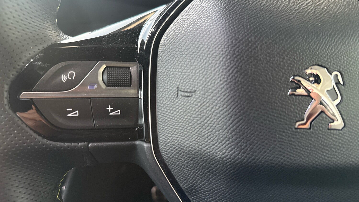 Used Peugeot 2008 2021 for sale - 77971221: Photo 23