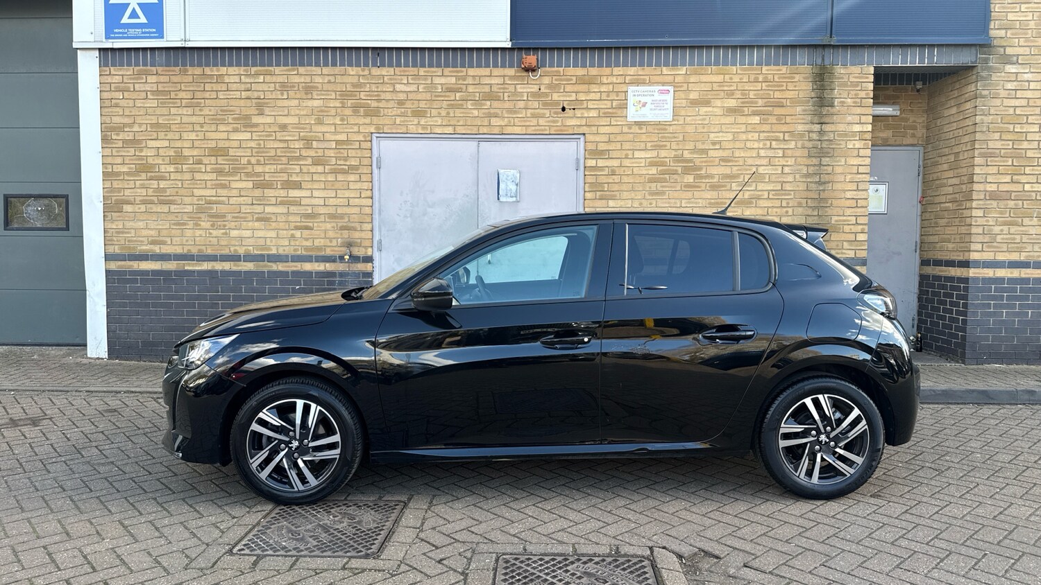 Used Peugeot 208 2022 for sale - 77926619: Photo 6