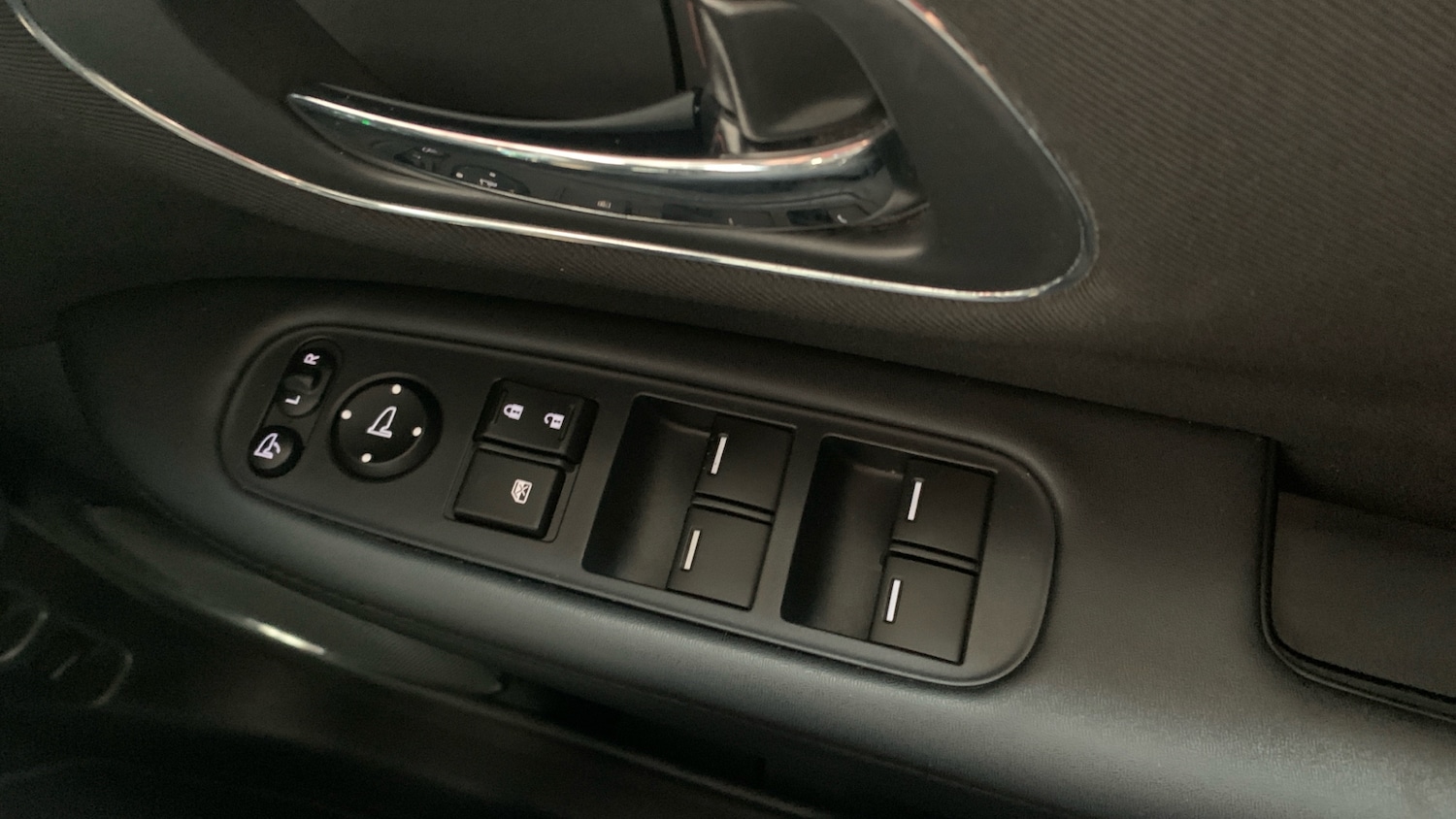 Used Honda HR-V 2017 for sale - 77204864: Photo 23