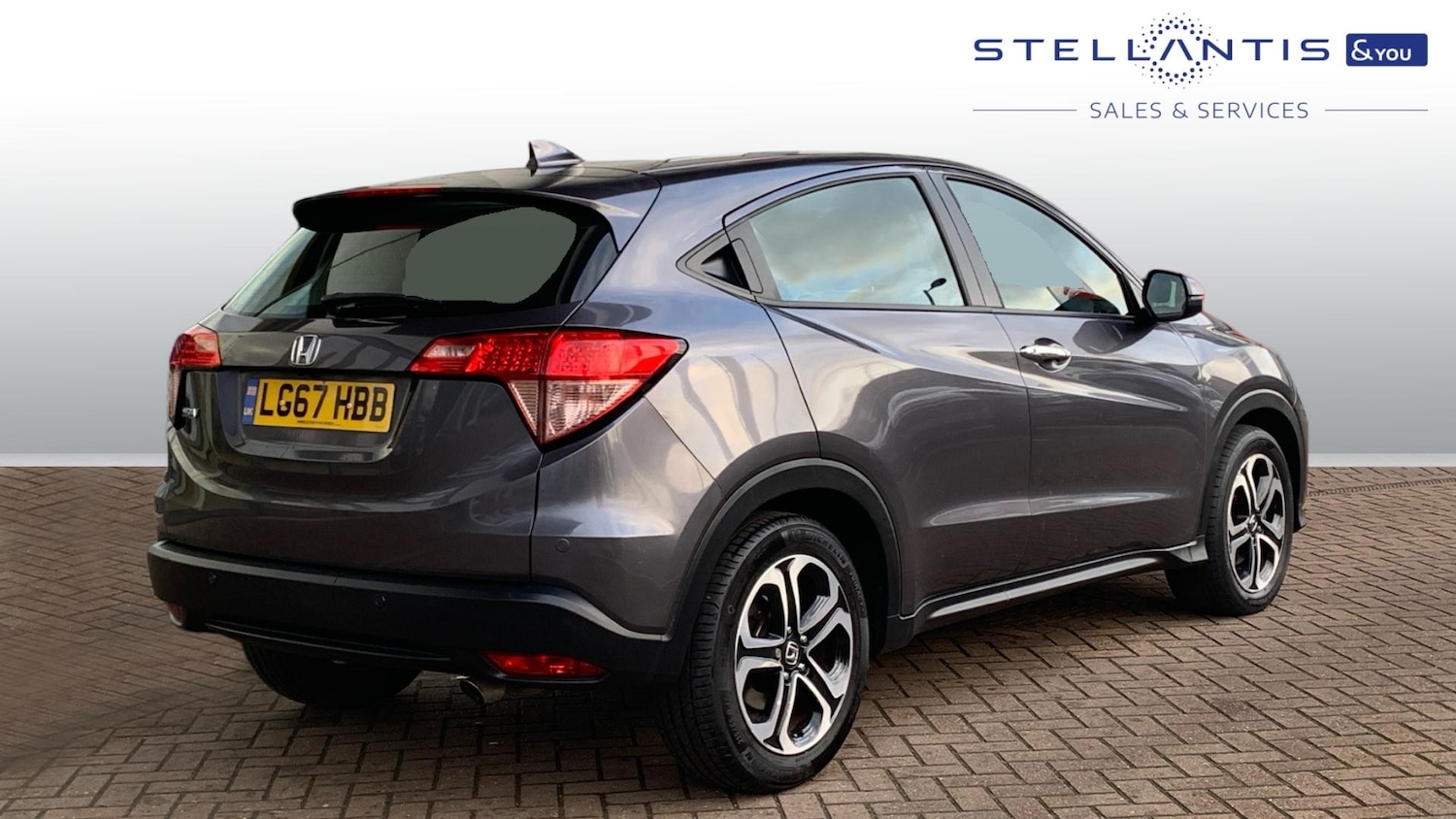 Used Honda HR-V 2017 for sale - 77204864: Photo 4