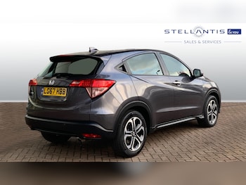 Used Honda HR-V 2017 for sale - 77204864: Photo