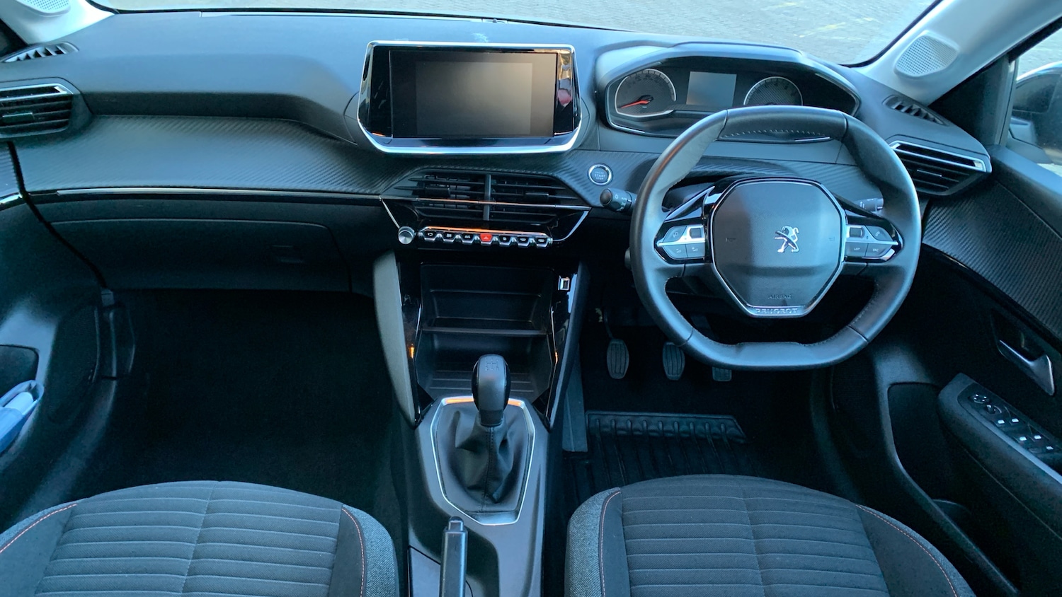 Used Peugeot 208 2023 for sale - 77098818: Photo 5