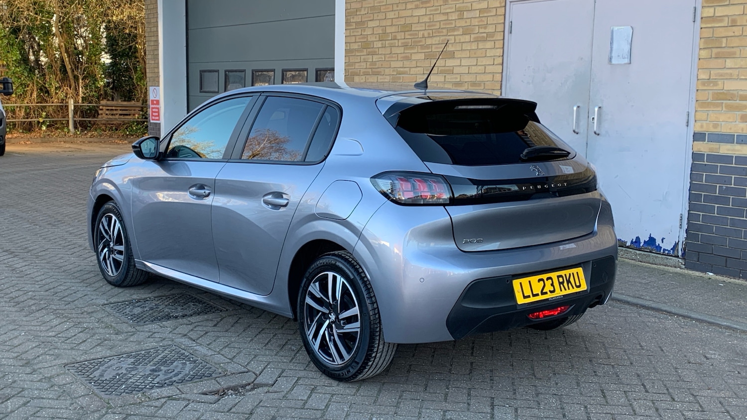 Used Peugeot 208 2023 for sale - 77098818: Photo 6