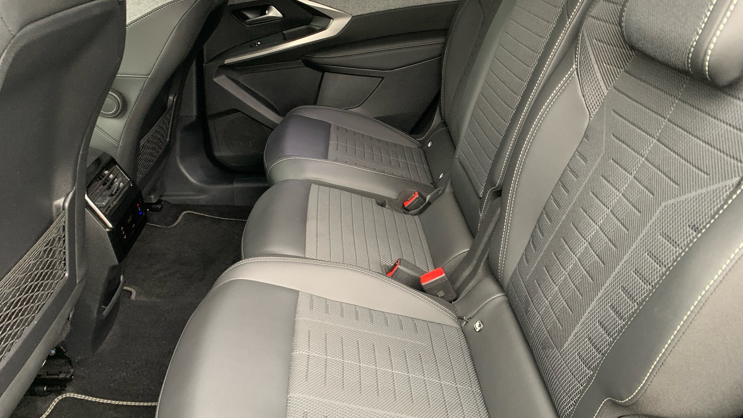 Used Peugeot 5008 2025 for sale - 76856192: Photo 33