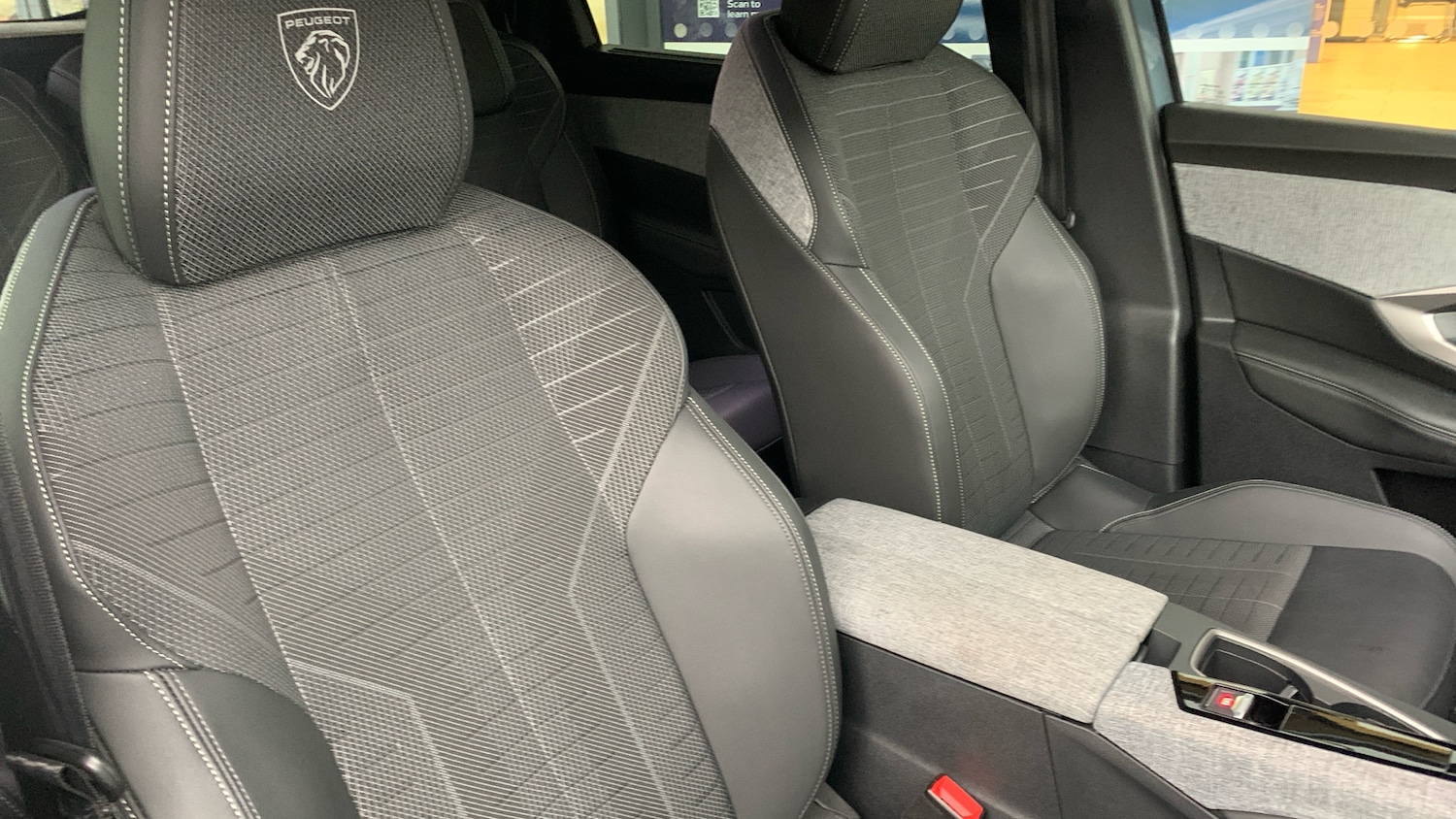 Used Peugeot 5008 2025 for sale - 76856192: Photo 42